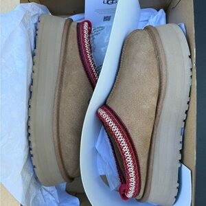 Uggs Tazz size 7 chestnut color